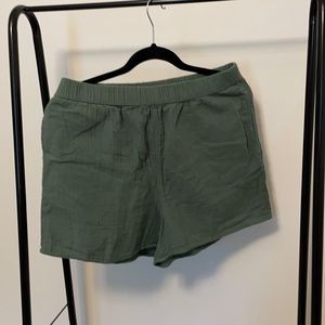 Green linen blend shorts